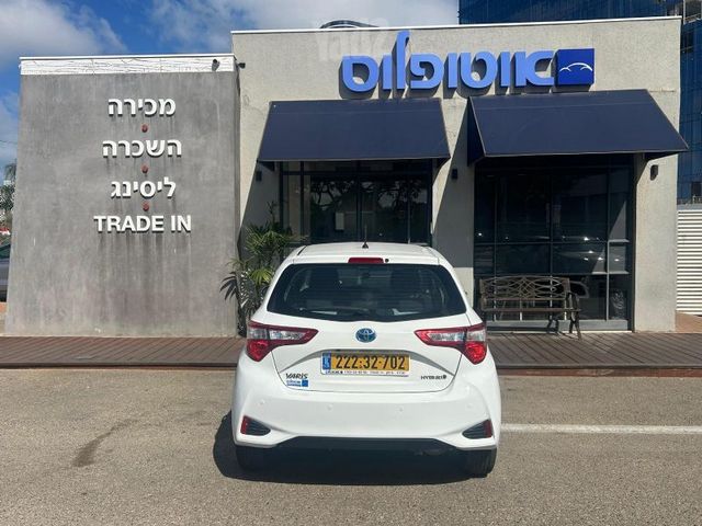 טויוטה יאריס