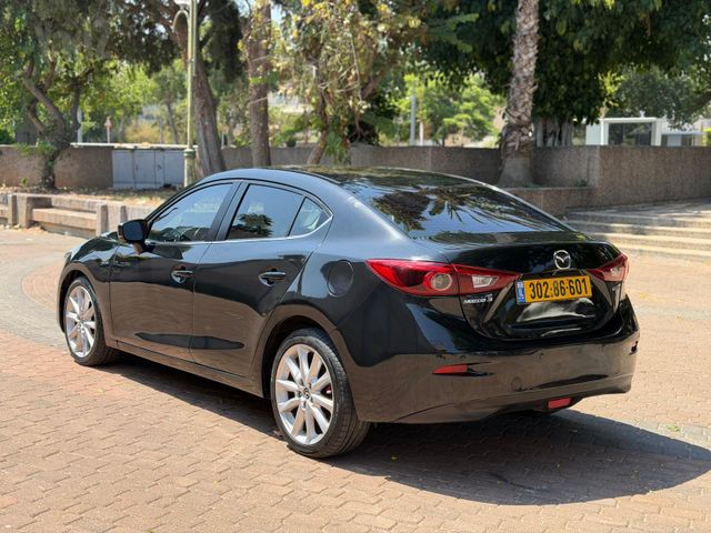 מאזדה 3