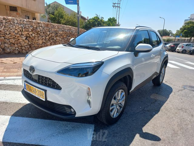 מודעת רכב טויוטה יאריס קרוס 1
