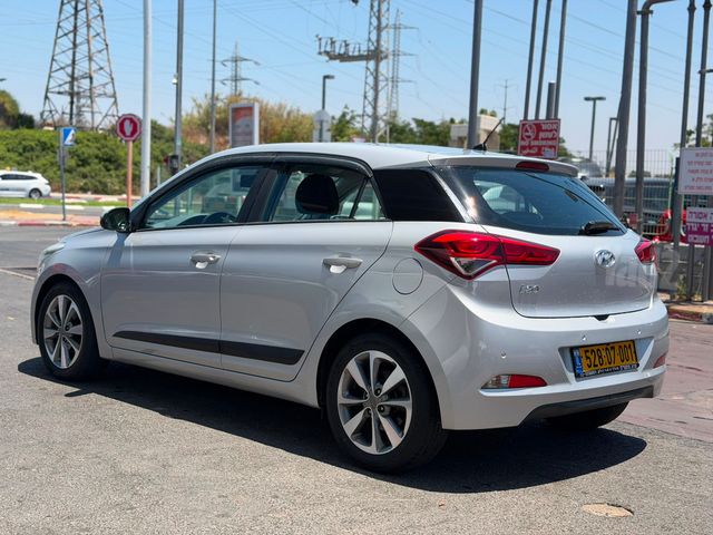 יונדאי i20