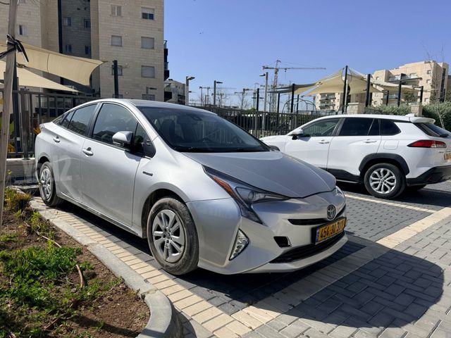טויוטה פריוס