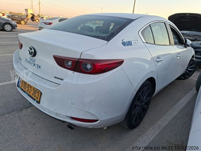 מודעת רכב מאזדה 3