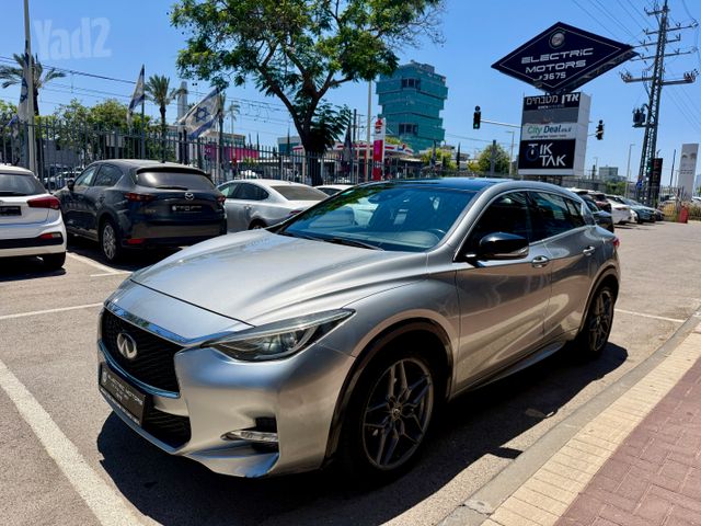 אינפיניטי Q30