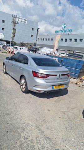 רנו מגאן