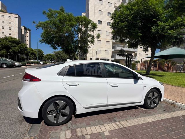 יונדאי איוניק