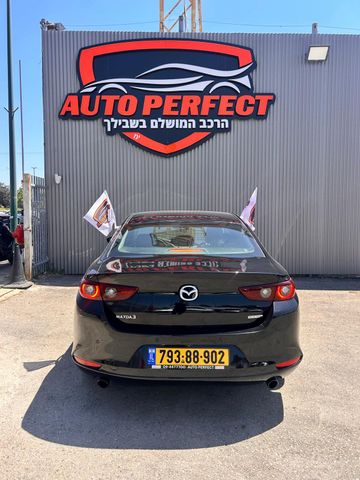 מאזדה 3