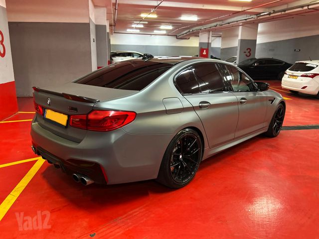 ב מ וו M5