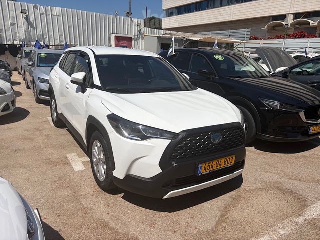 מודעת רכב טויוטה קורולה קרוס