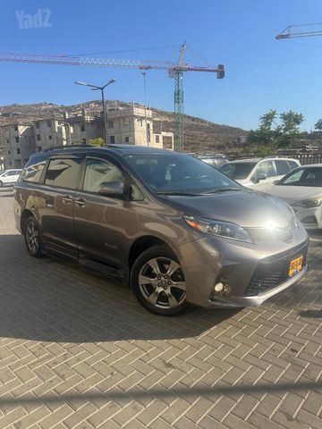 טויוטה סיינה