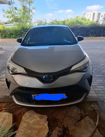 מודעת רכב טויוטה C-HR