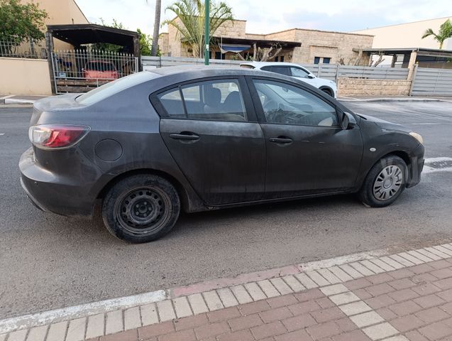 מודעת רכב מאזדה 3