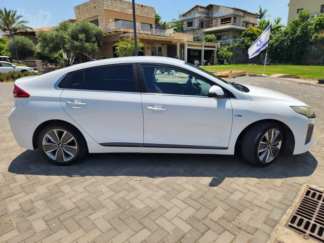 יונדאי איוניק