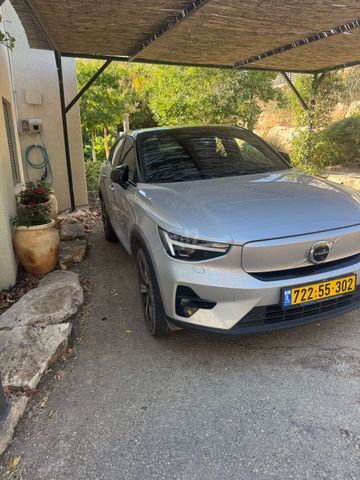 וולוו C40