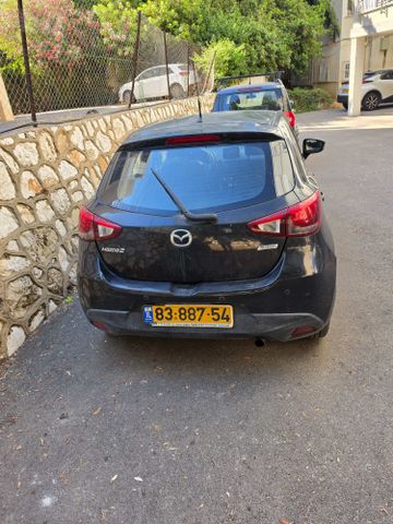 מודעת רכב מאזדה 2