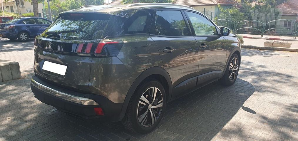 פיג'ו 3008