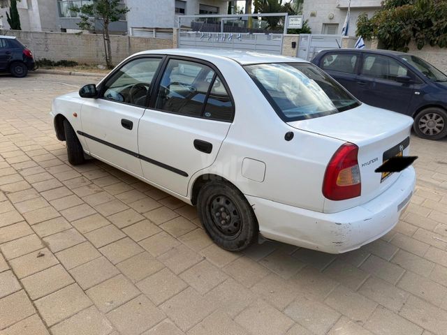 יונדאי אקסנט i25
