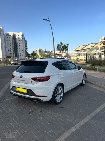 מודעת רכב סיאט לאון