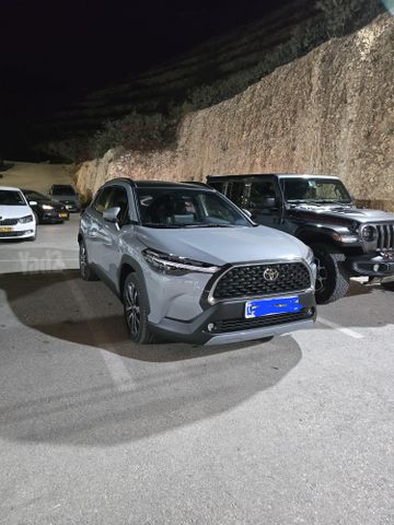 מודעת רכב טויוטה קורולה קרוס