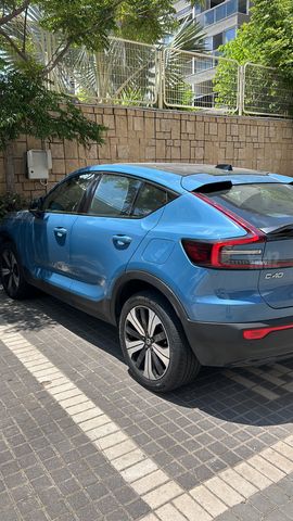 וולוו C40