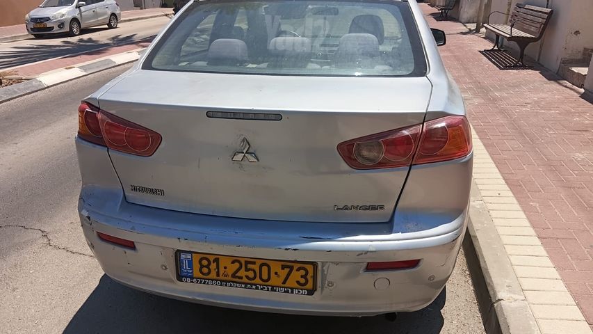 מודעת רכב מיצובישי לנסר