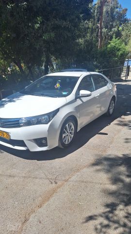 טויוטה קורולה