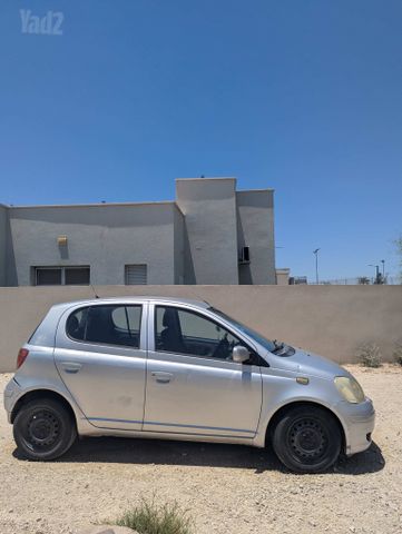טויוטה יאריס