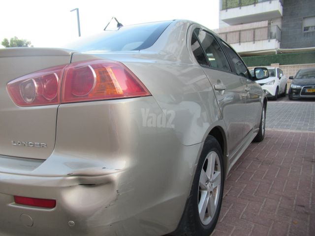 מודעת רכב מיצובישי לנסר