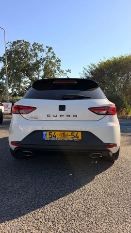 סיאט לאון