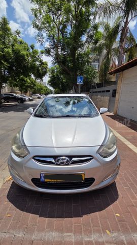 יונדאי אקסנט i25