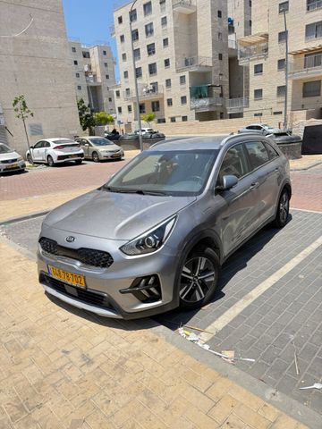 קיה נירו