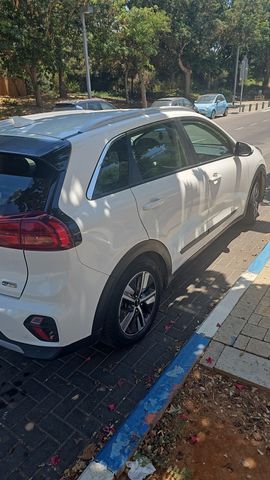 קיה נירו