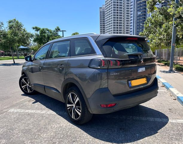 פיג'ו 5008