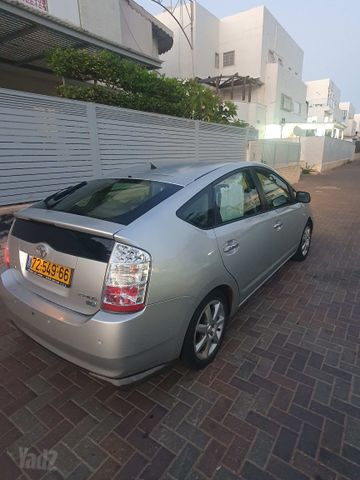 טויוטה פריוס