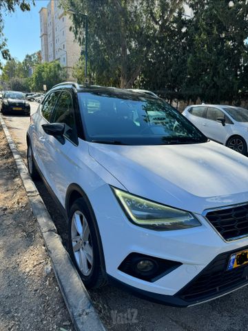 סיאט ארונה