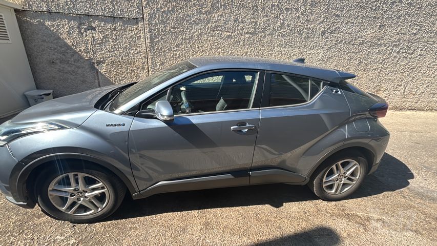 מודעת רכב טויוטה C-HR