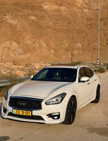 אינפיניטי Q70