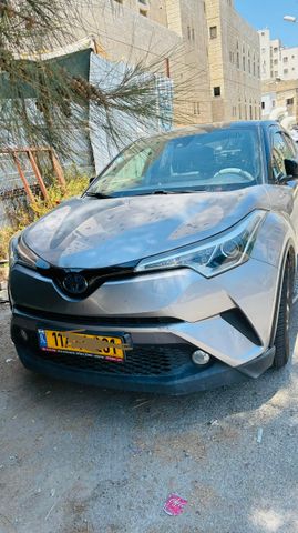 מודעת רכב טויוטה C-HR