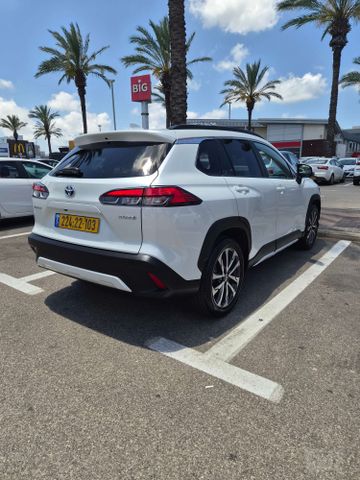 טויוטה קורולה קרוס