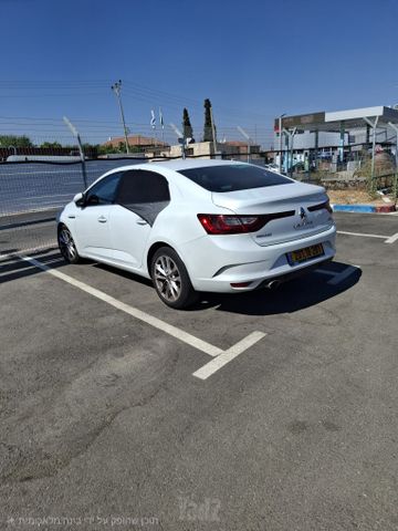 רנו מגאן