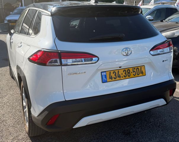 טויוטה קורולה קרוס