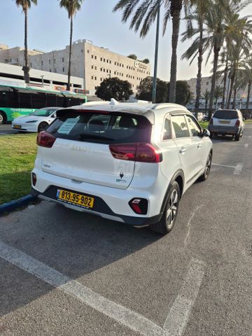 קיה נירו