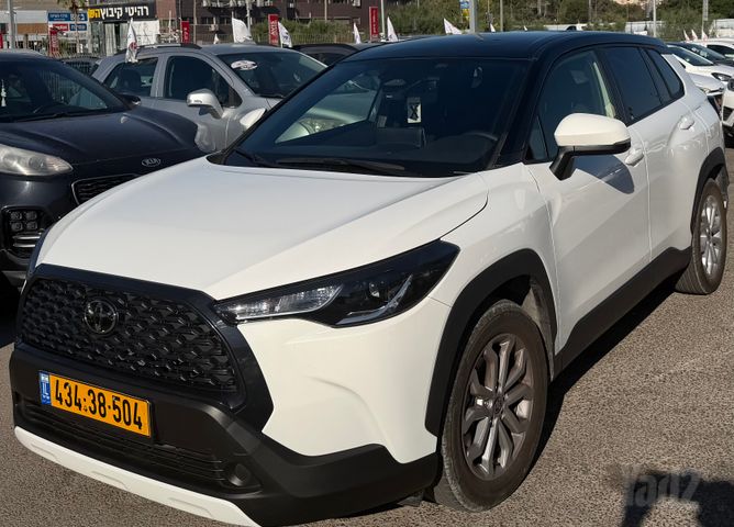 קורולה קרוס Active היברידי אוט׳ 1.8 (97 כ״ס)
