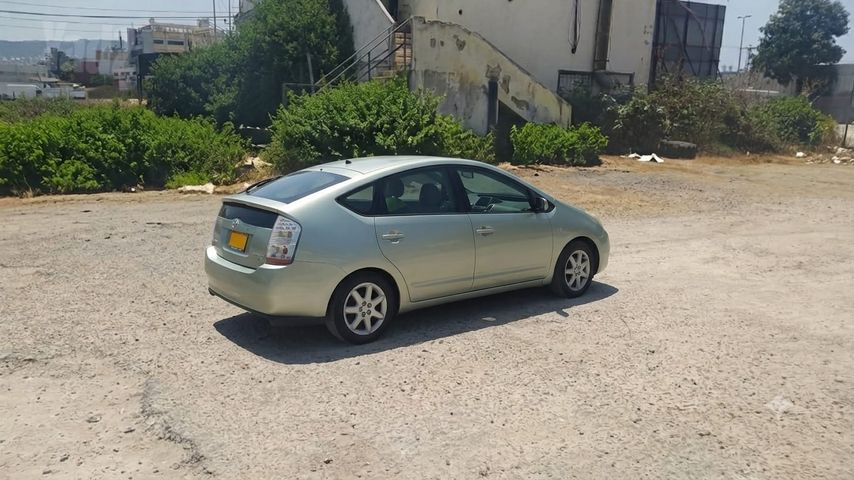מודעת רכב טויוטה פריוס