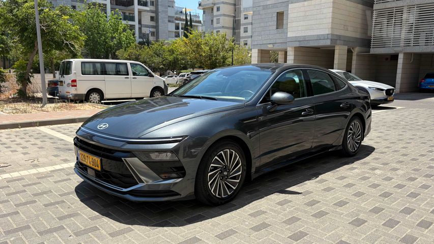 סונטה Luxury היברידי אוט׳ 2.0 (192 כ״ס)