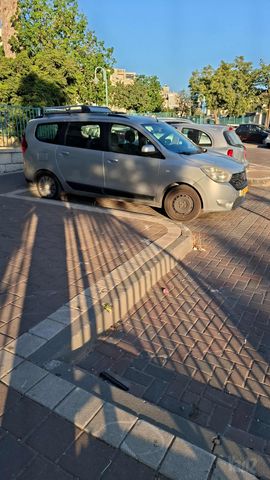 דאצ'יה לודג'י