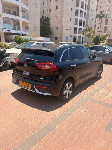 קיה נירו