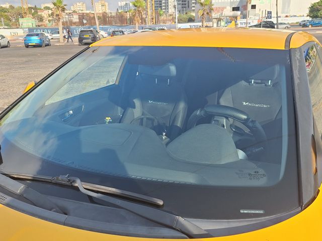 מודעת רכב יונדאי ולוסטר