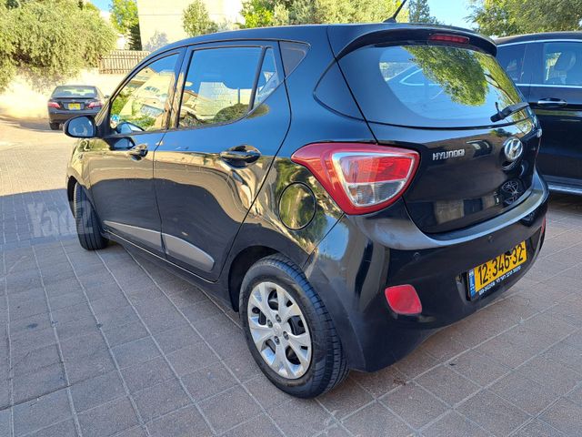 יונדאי i10