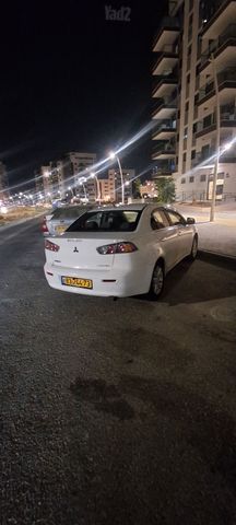 מיצובישי לנסר