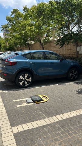 וולוו C40
